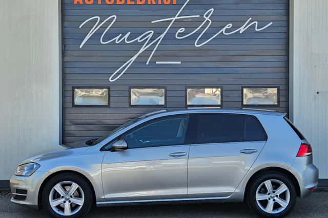Volkswagen Golf (2012) thumbnail 3