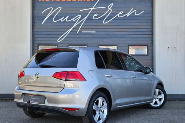 Volkswagen Golf (2012) thumbnail 5