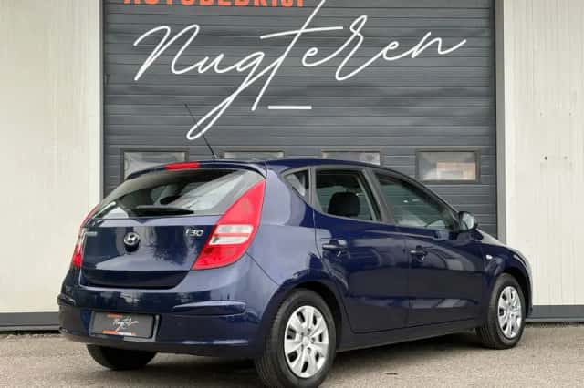 Hyundai i30 (2008) thumbnail 5
