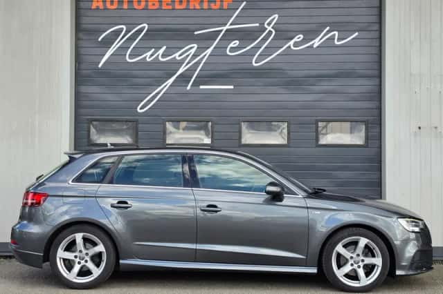 Audi A3 (2017) thumbnail 4