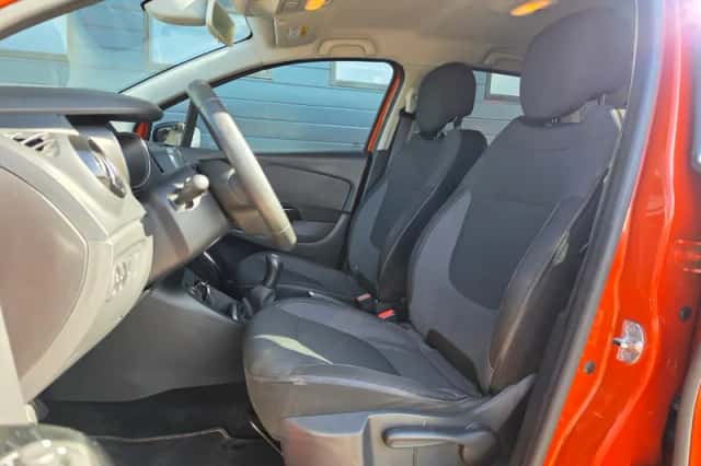 Renault Captur (2013) thumbnail 6