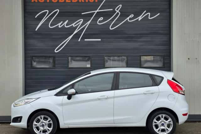 Ford Fiesta (2017) thumbnail 3