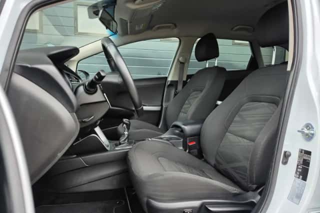 Kia Cee'd (2018) thumbnail 6