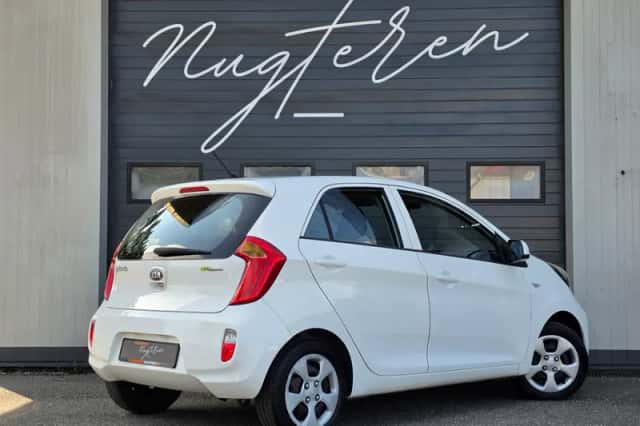 Kia Picanto (2013) thumbnail 5