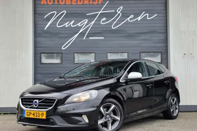 Volvo V40 (2015) thumbnail 1