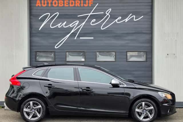 Volvo V40 (2015) thumbnail 4