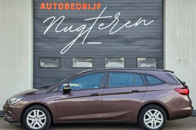 Opel Astra Sports Tourer (2017) thumbnail 3