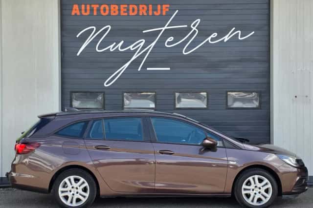 Opel Astra Sports Tourer (2017) thumbnail 4