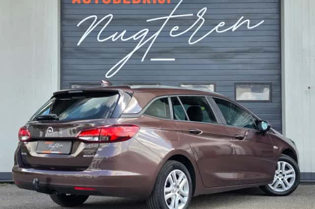 Opel Astra Sports Tourer (2017) thumbnail 5