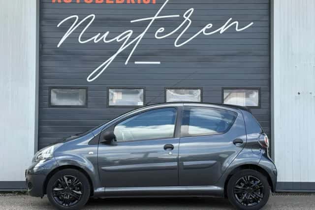 Toyota Aygo (2009) thumbnail 3