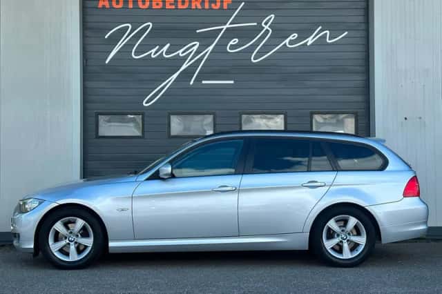 BMW 3-Serie (2011) thumbnail 3