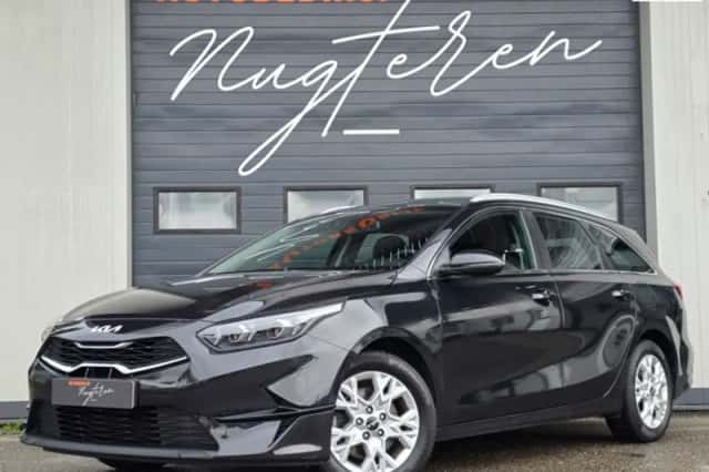 Kia Ceed Sportswagon (2022) thumbnail 1