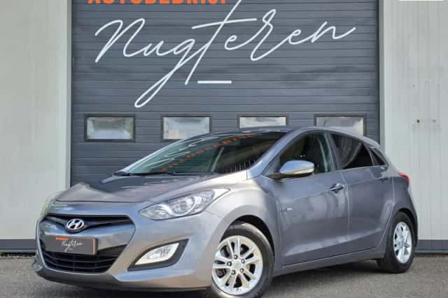 Hyundai i30 (2015) thumbnail 2