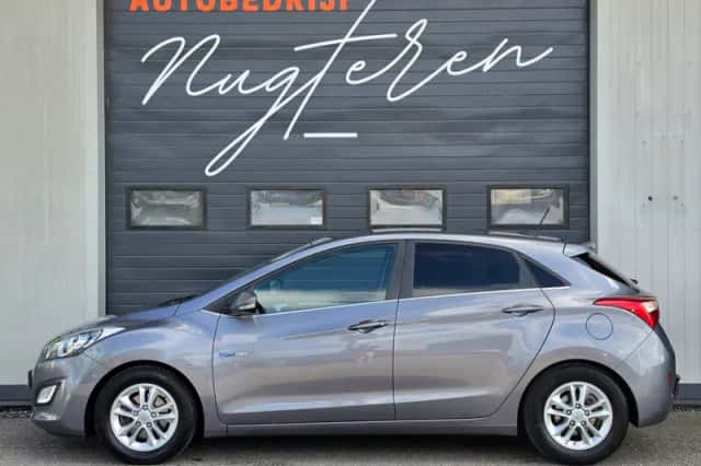 Hyundai i30 (2015) thumbnail 3