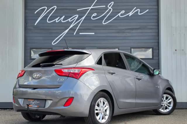 Hyundai i30 (2015) thumbnail 5