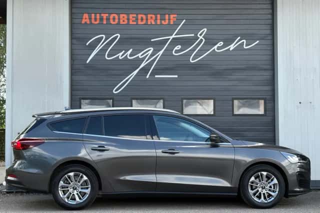 Ford Focus (2023) thumbnail 4
