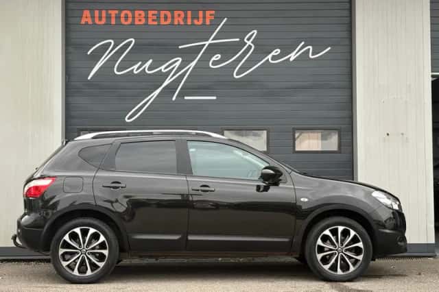 Nissan Qashqai (2012) thumbnail 3