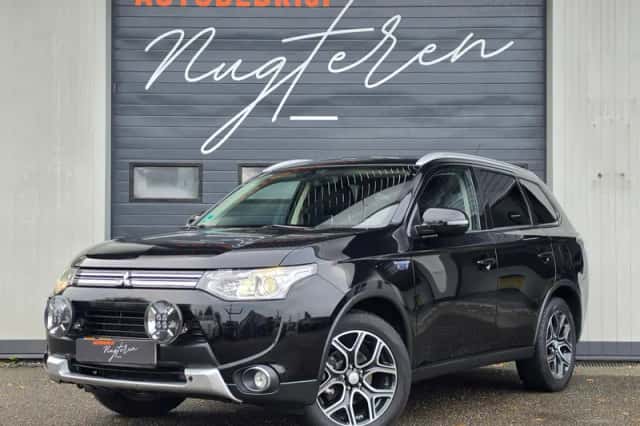 Mitsubishi Outlander (2014) thumbnail 1