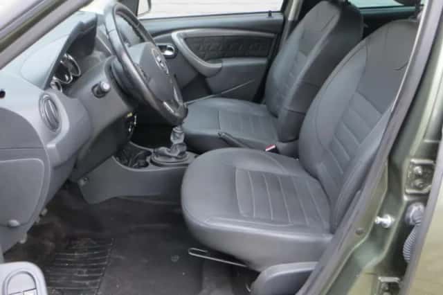 Dacia Duster (2014) thumbnail 5