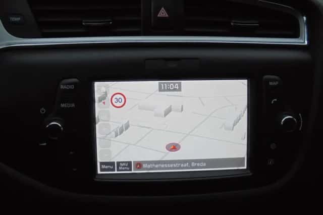 Kia Ceed (2018) thumbnail 3
