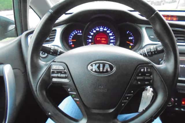 Kia Ceed (2018) thumbnail 6