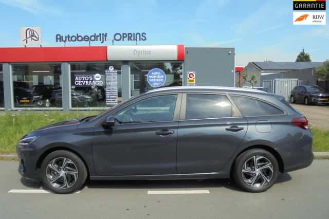 Hyundai i30 (2021) thumbnail 1