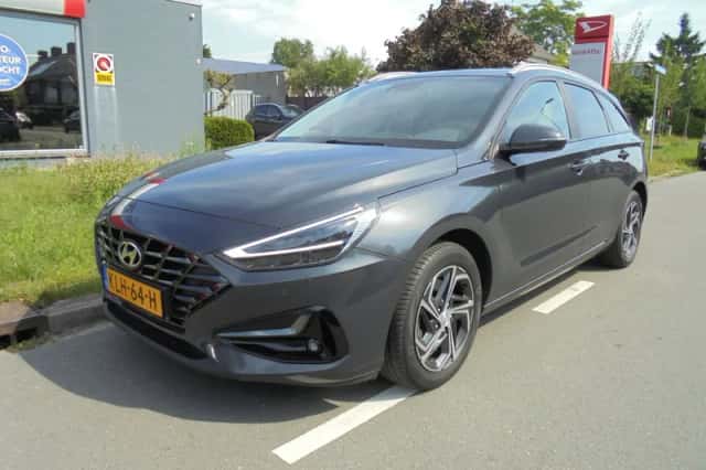 Hyundai i30 (2021) thumbnail 2