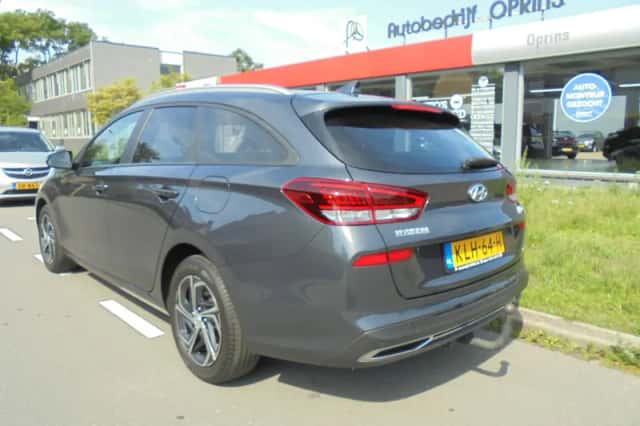 Hyundai i30 (2021) thumbnail 3