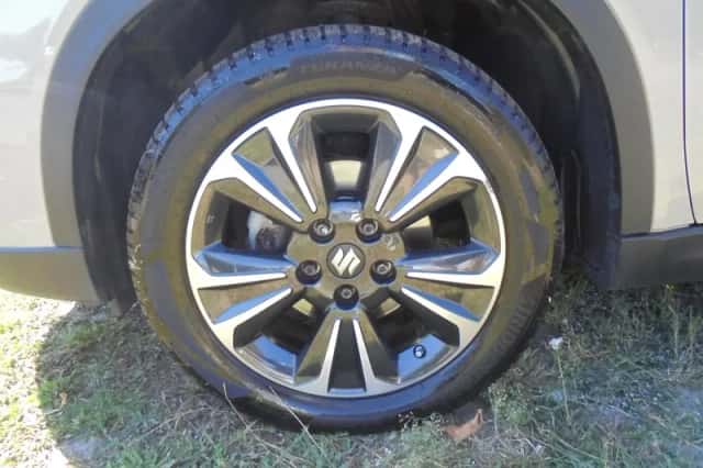 Suzuki Vitara (2022) thumbnail 4