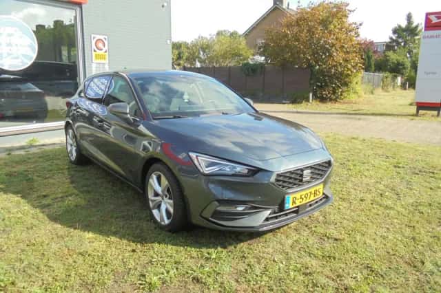 SEAT Leon (2022) thumbnail 3