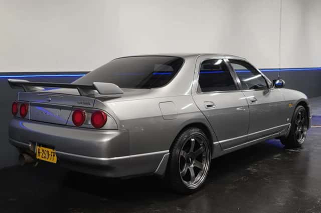 Nissan Skyline (1996) thumbnail 3