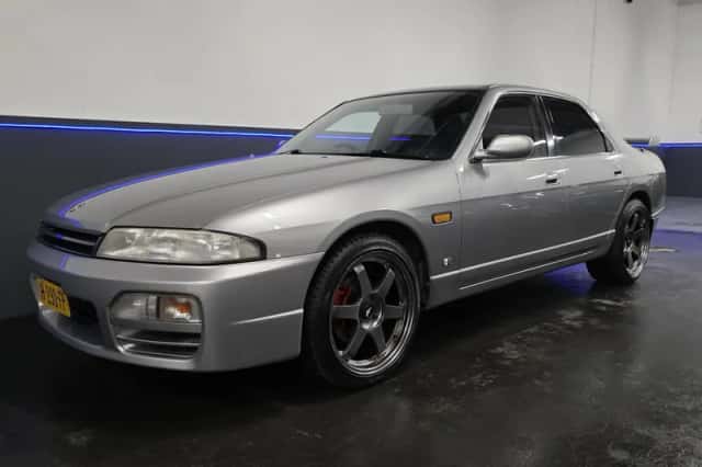 Nissan Skyline (1996) thumbnail 4
