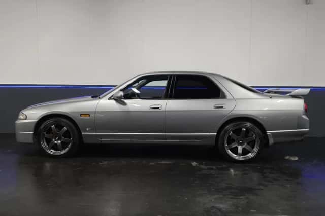 Nissan Skyline (1996) thumbnail 5