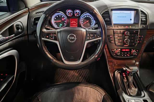 Opel Insignia (2009) thumbnail 2