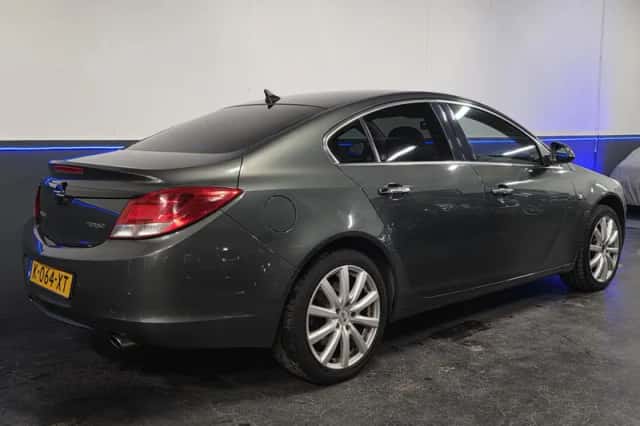 Opel Insignia (2009) thumbnail 3