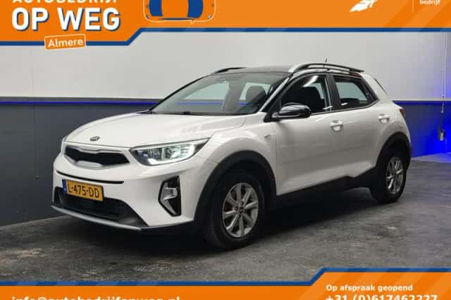 Kia Stonic (2021) thumbnail 1