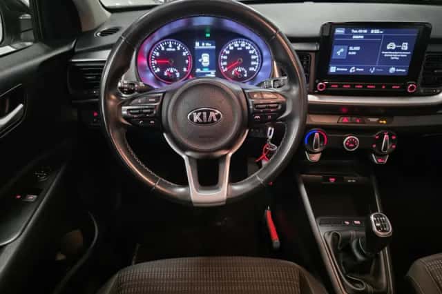 Kia Stonic (2021) thumbnail 2