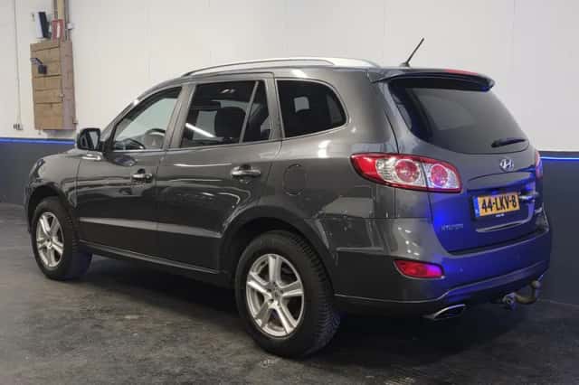 Hyundai Santa Fe (2010) thumbnail 6
