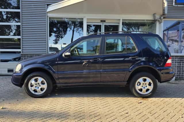 Mercedes-Benz ML-Klasse (2003) thumbnail 3