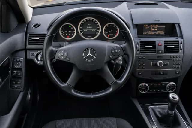 Mercedes-Benz C-Klasse (2009) thumbnail 2