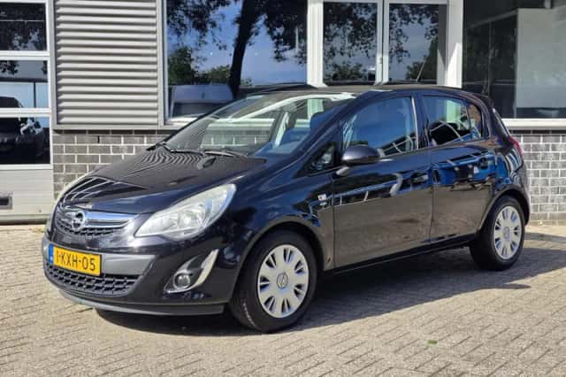 Opel Corsa (2011) thumbnail 4