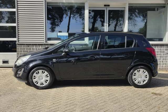 Opel Corsa (2011) thumbnail 5