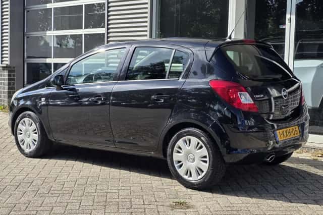 Opel Corsa (2011) thumbnail 6