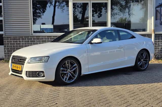 Audi A5 (2011) thumbnail 4