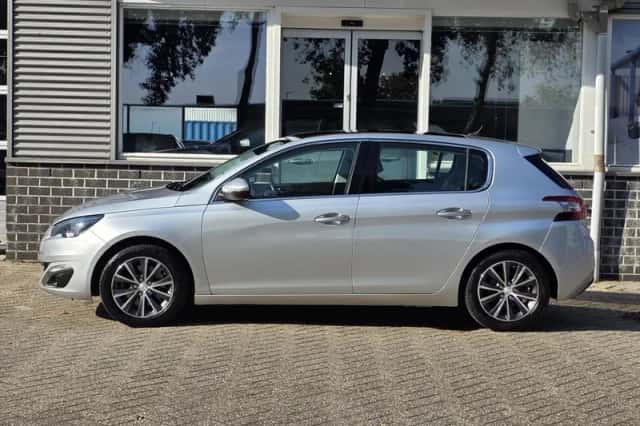 Peugeot 308 (2014) thumbnail 5