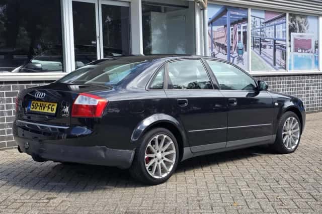 Audi A4 (2002) thumbnail 3