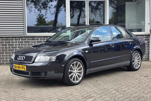 Audi A4 (2002) thumbnail 4