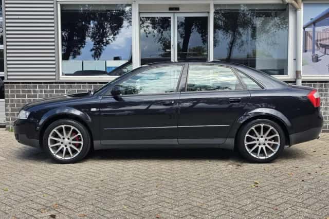 Audi A4 (2002) thumbnail 5