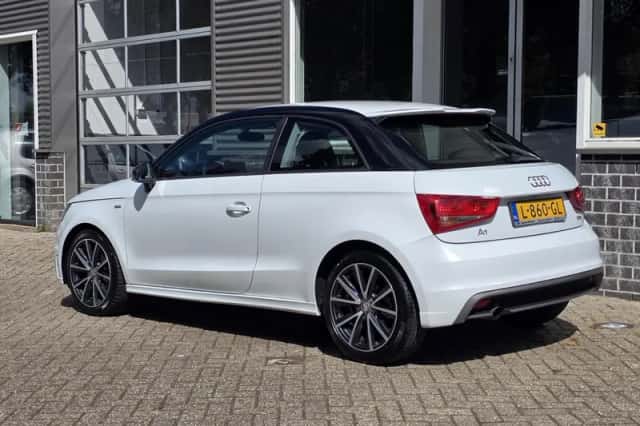 Audi A1 (2015) thumbnail 4
