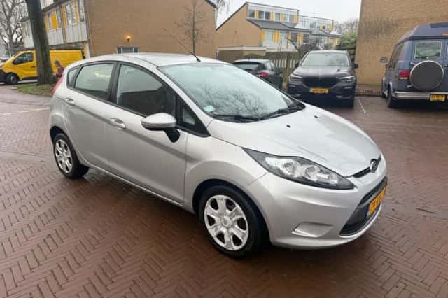 Ford Fiesta (2011) thumbnail 1